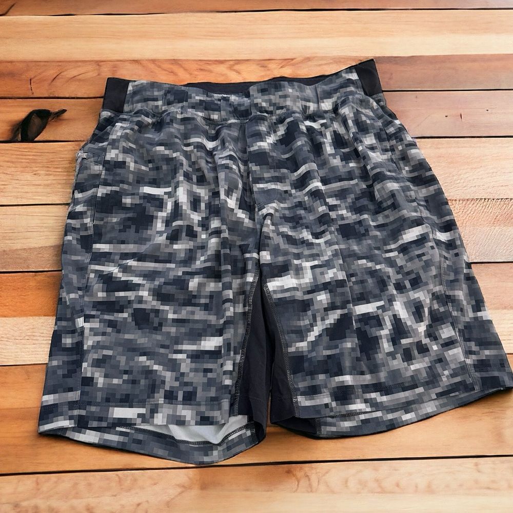 Lululemon Men’s Lined 9” Shorts (XL)